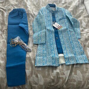 Boys Modern NWT Size5 printed Kurta, perfect for weddings or Diwali
